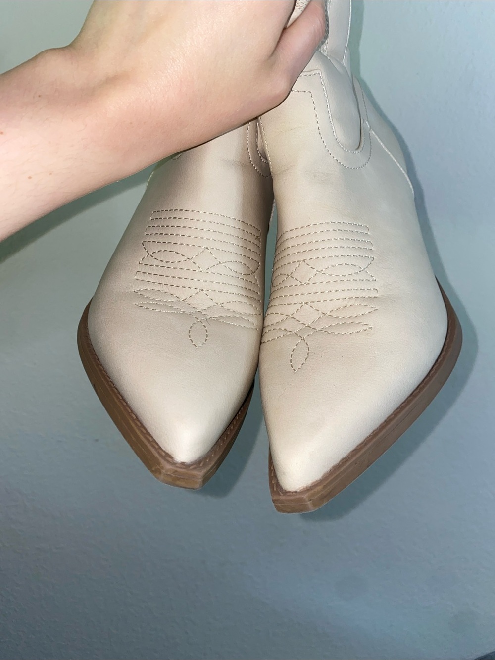 🎈Adorable Cream Cowboy boots! - Picture 8 of 10